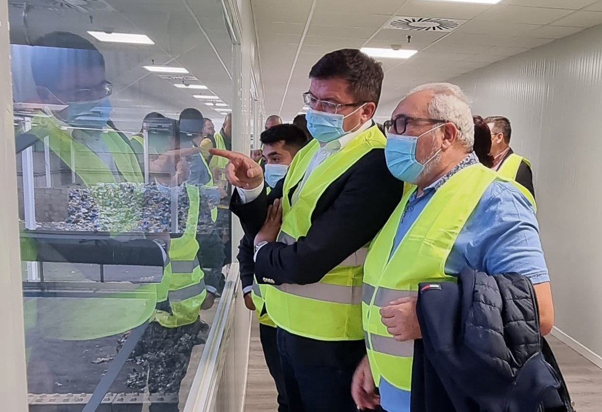  „Zece negri mititei“, la Valencia, pe banii ieșenilor. În fruntea lor, Costel Alexe