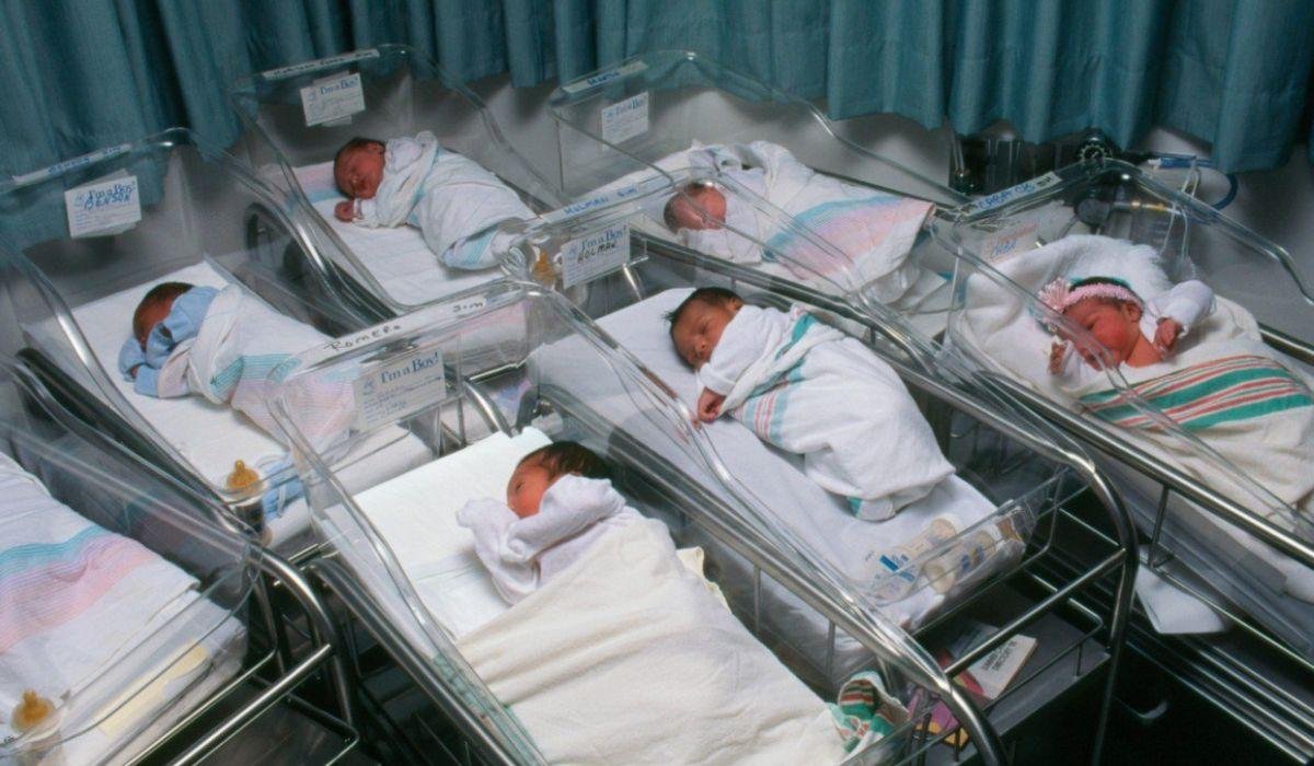  De ce facem tot mai puţini copii? Cifre, evoluţii şi opinii interesante ale specialiştilor