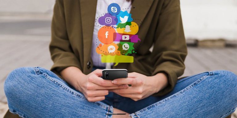 Suntem primii la rețelele sociale, dar codași la cumpărături și operațiuni bancare online