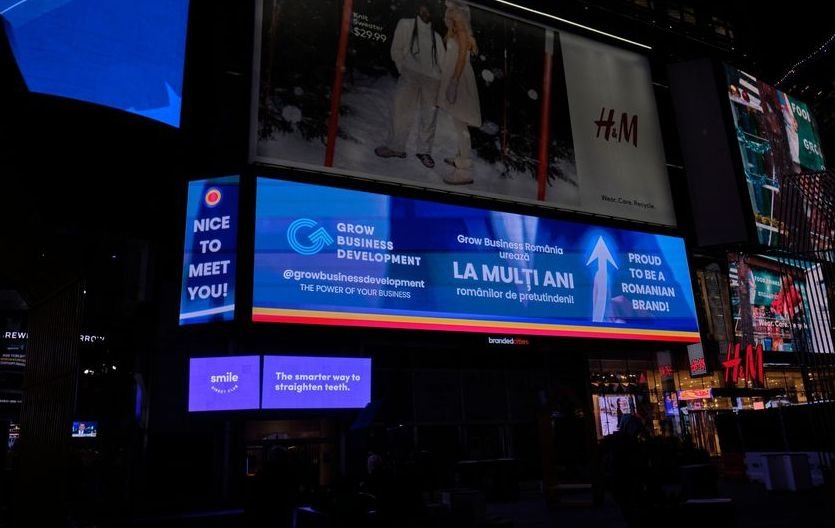 O firmă din Iaşi a cumpărat spaţiu publicitar în Times Square din New York pentru a le ura „La mulţi ani” românilor din întreaga lume