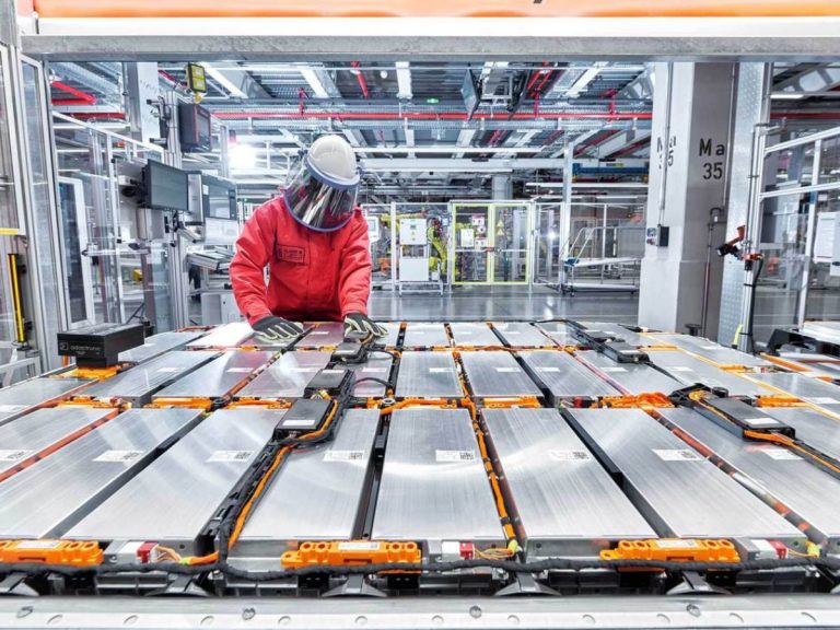 Economia germană riscă al treilea an de contracție din cauza tarifelor americane, susțin analiștii