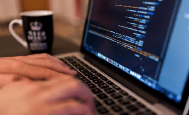 IT-ul ieșean: începe regresul? Analiza interesantă a unui cunoscut universitar ieșean