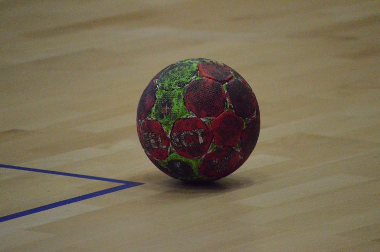 SPORT Succes în deplasare, la Timișoara, pentru handbaliștii lui Spiridon. Ieșenii s-au impus cu 32-28