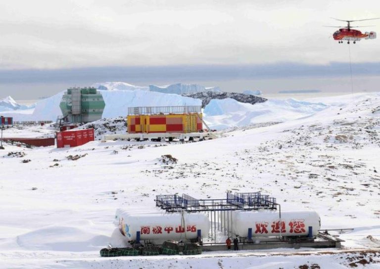 Reapare teoria scăpării SARSCoV2 din laborator după teste de sol din Antarctica