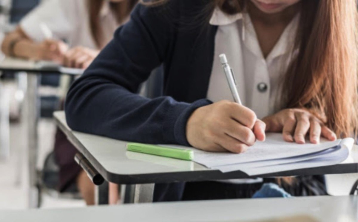  Jale la simulările de “bac” şi “evaluare”: un elev din doi ar pica examenul