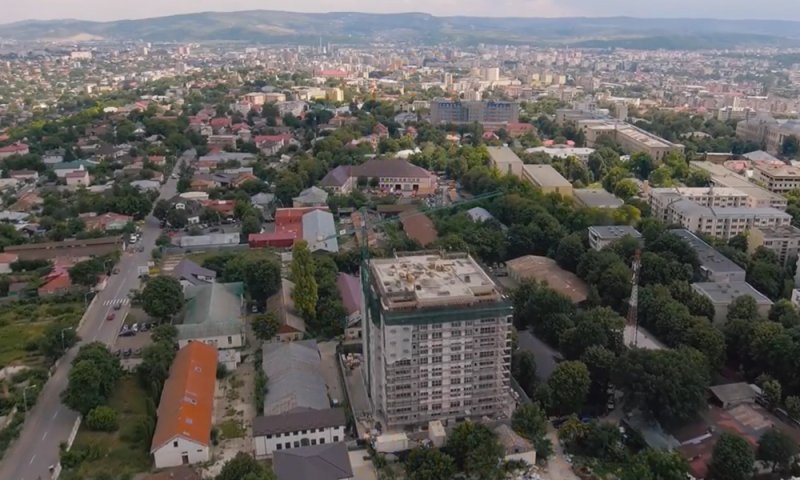 Posibile chilipiruri imobiliare la Iași? Case și apartamente cu datorii la bancă, scoase la licitație în județ. Cine poate cumpăra și la ce prețuri?