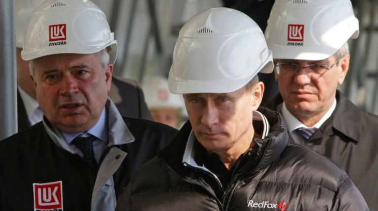 Mesaj surprinzător: Gigantul petrolier rus Loukoïl îndeamnă la o ”oprire rapidă” a războiului