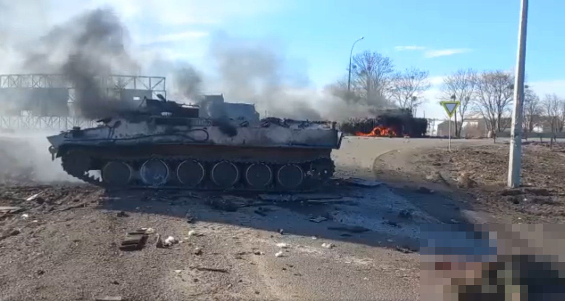VIDEO: Armata ucraineană a capturat o unitate de elită a armatei ruse în apropiere de Harkiv, în Ucraina. ATENȚIE! Imagini cu conținut explicit!