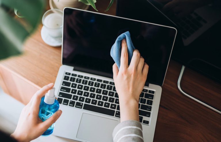 Cum să ștergi corect monitorul, ecranul telefonului sau televizorul