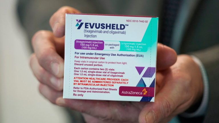 AstraZeneca anunţă aprobarea în UE a combinaţiei de anticorpi pentru profilaxia pre-expunere a COVID-19