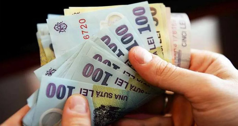  Jaf în stil „bugetar“. Casiera Primăriei îşi plătea singură încă un salariu