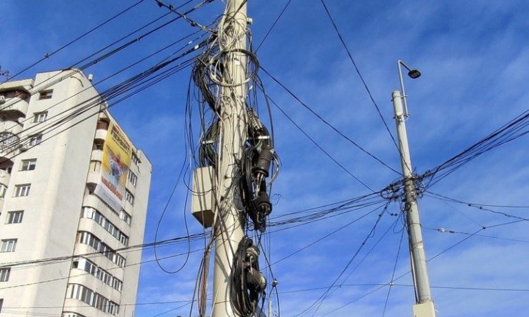 Adio, cabluri atârnate! Cum vrea municipalitatea să schimbe fața orașului