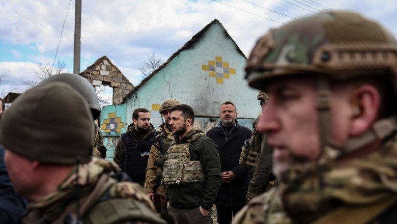 Război în Ucraina, ziua 41: Alerte de raid aerian, alte cadavre descoperite