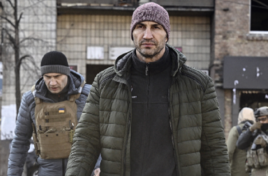 Locuitorii Kievului care au fugit din calea ruşilor, îndemnaţi de Klitschko să nu se întoarcă ”cel puţin o săptămână”