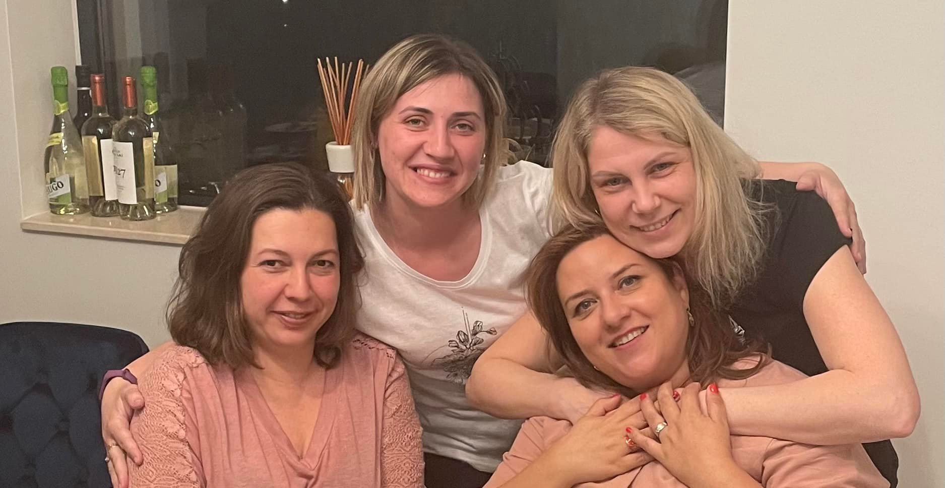 Trei mămici din Ucraina au deschis o afacere gustoasă la Iași: chiroște și cornulețe tradiționale