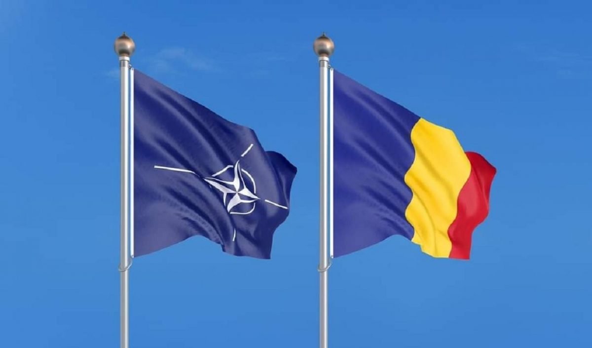 Nicuşor Dan: România, ca toate ţările NATO, este sub umbrela nucleară NATO oferită de Statele Unite. Apoi, ca ţară membră NATO, România este parte la deciziile, programele cu componentă nucleară care se iau în cadrul Alianţei, este acoperită