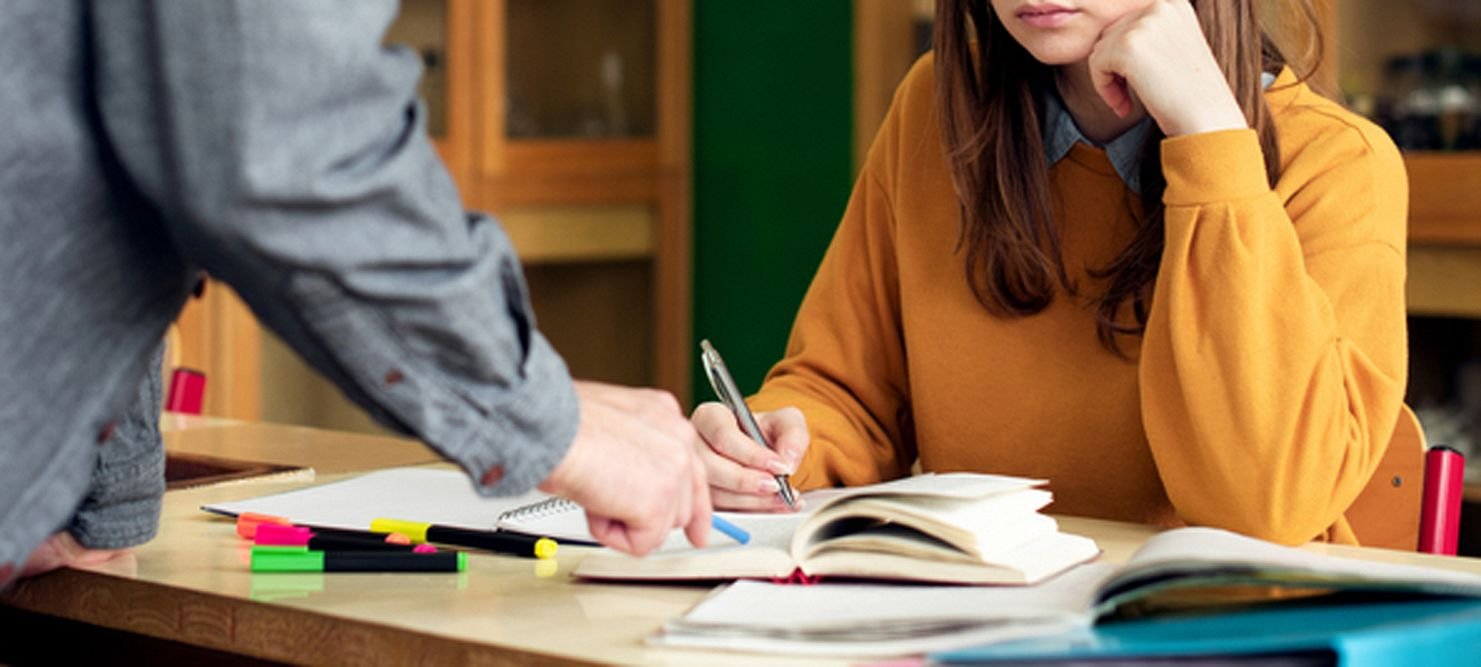 Profesorii, obligați să declare până la 31 decembrie că nu fac meditații contra cost cu elevii de la clasele la care predau