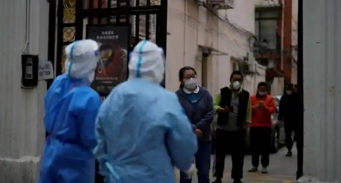  Shanghai înăspreşte restricţiile deja dure pentru combaterea Covid-19