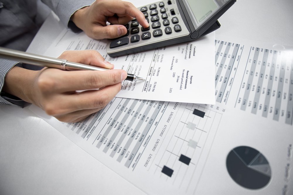 Un start-up ieşean care vă ajută să vă luptaţi cu „hârtiile” iese la vânătoare de investitori