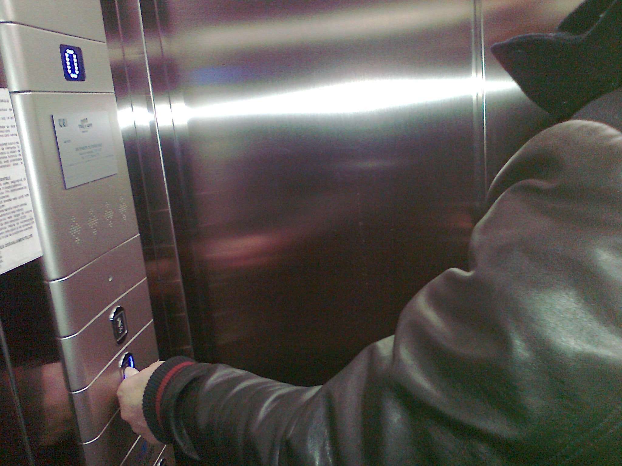 VIAȚA DE ASOCIAȚIE – Răspundem întrebărilor cititorilor. Dacă nu folosești bunurile comune - spații, terase, lift, interfon - trebuie să plătești pentru întreținerea lor? (20)