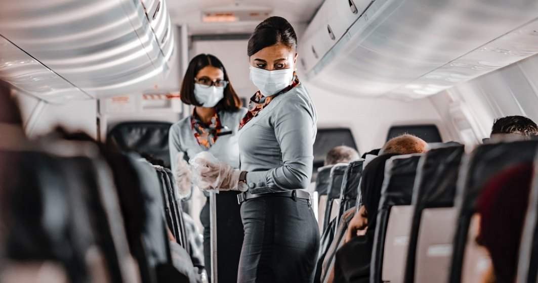 Un bărbat a refuzat să-şi pună centura de siguranţă într-un avion, apoi a devenit violent cu însoţitorul de bord şi cu poliţiştii care l-au aşteptat pe Aeroportul Otopeni