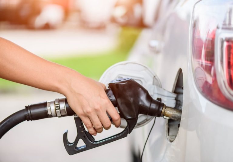 Cum să reduceți consumul de carburant. Trucuri atunci când sunteți în trafic