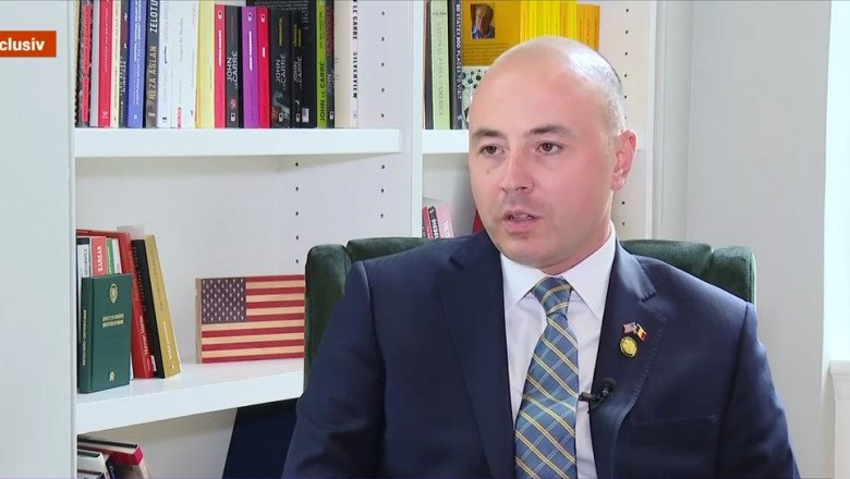 Simion cere demisia ambasadorului României în SUA, ieșeanul Andrei Muraru, care l-a pus la punct pentru afirmaţiile referitoare la neincluderea României în programul Visa Waiver
