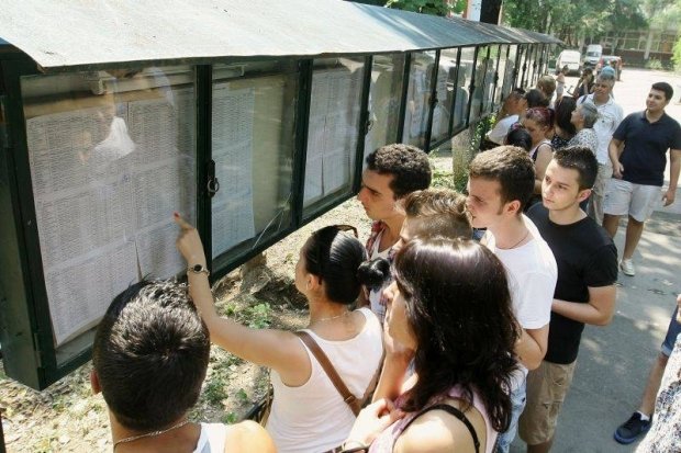  Premieră naţională – Petiţie a părinţilor ieşeni: se cer clase mai mari. De ce sunt deodată locuri mai puţine la şcolile căutate?