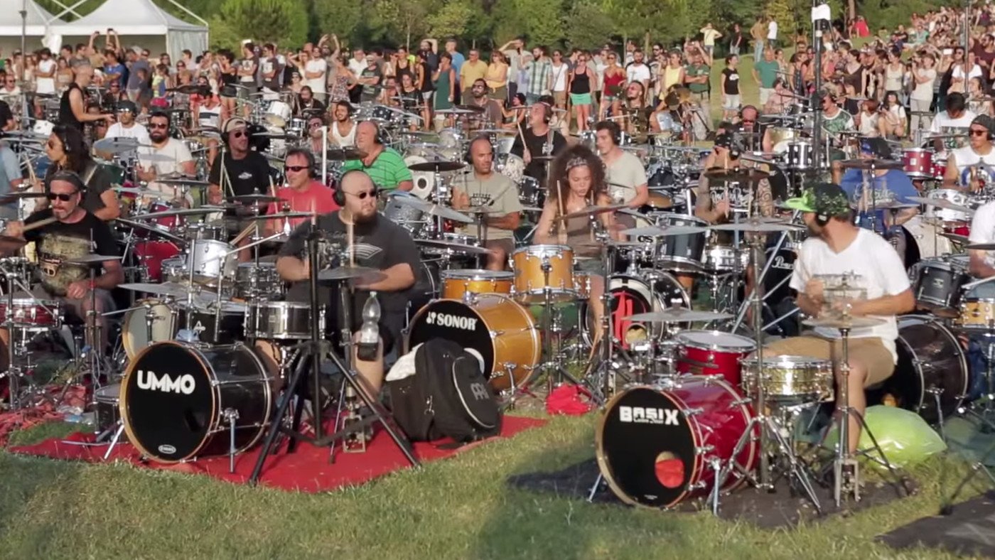  „Toboşariada”, la Palas: 50 de toboşari de toate vârstele vor cânta rock în aer liber