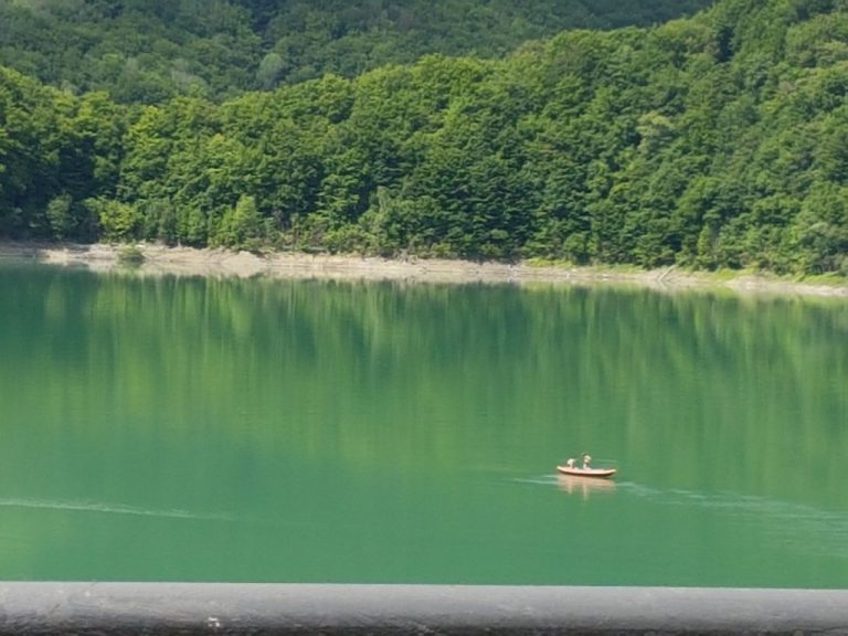 Prahova: se reia alimentarea cu apă în localitățile afectate, dar aceasta va putea fi folosită doar la grupurile sanitare