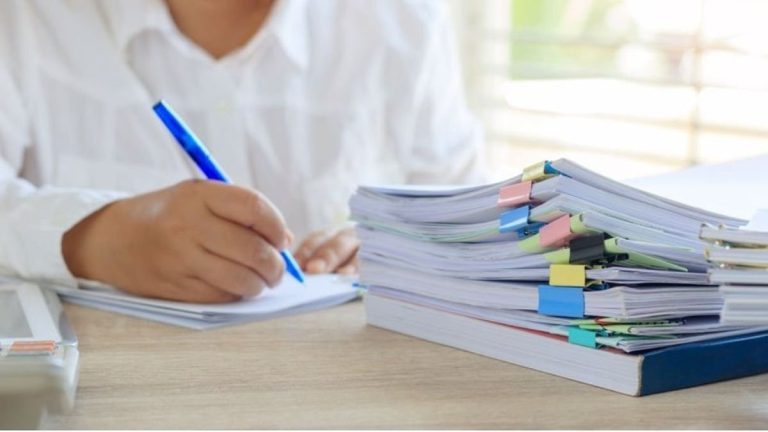 Proba scrisă a examenului de Definitivat are loc pe 8 iulie. Profesorii trebuie să obțină cel puțin media 8