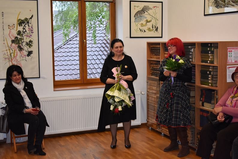  O absolventă de Politehnică şi Arte şi-a vernisat o expoziţie la Muzeul Unirii