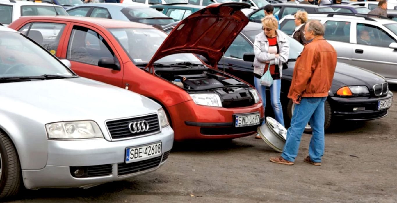 STUDIU | O treime dintre românii care au cumpărat mașini second-hand au fost păcăliți. Sfatul specialiștilor auto pentru cumpărători