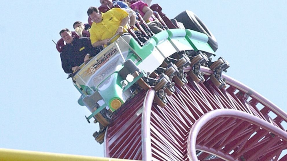 Un muncitor român a murit în timp ce testa un rollercoaster la festivalul Oktoberfest, în Germania