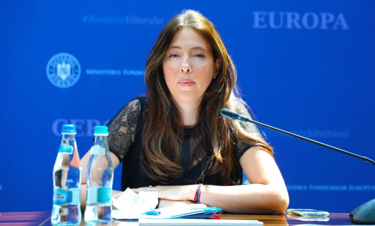 Fina lui Ponta, cu studii de jurnalistică, Teodora Preoteasa, directoare la o bancă de stat și în CA-ul CFR Călători