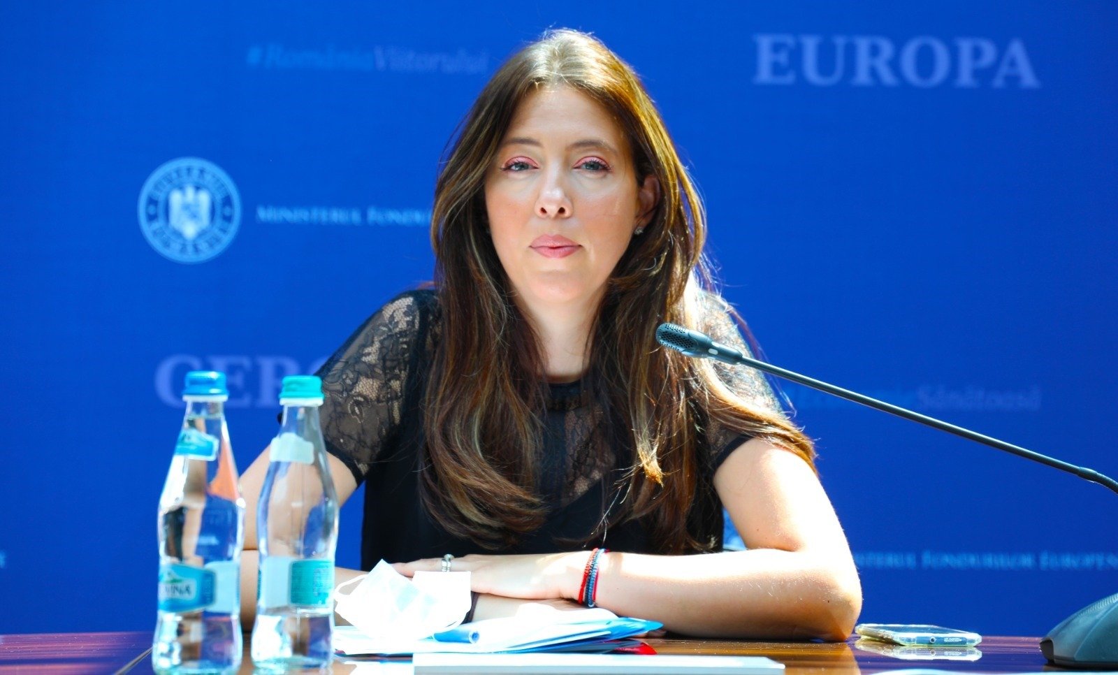 Fina lui Ponta, cu studii de jurnalistică, Teodora Preoteasa, directoare la o bancă de stat și în CA-ul CFR Călători