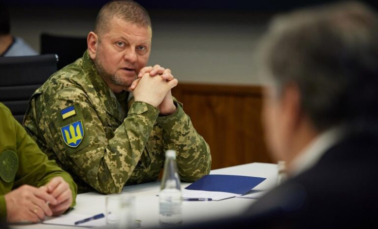 Valerii Zalujnîi, fostul comandant militar ucrainean, a refuzat să îi răspundă la telefon lui JD Vance