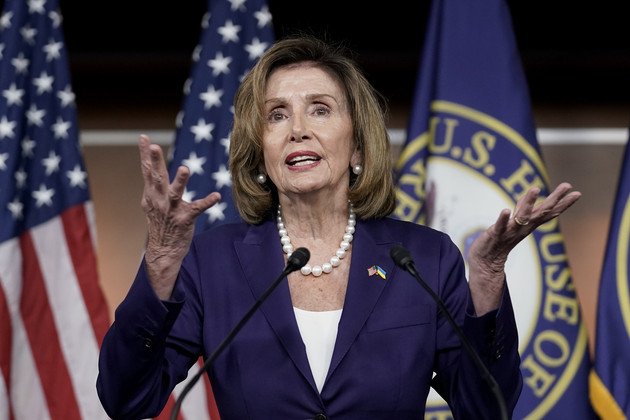 Nancy Pelosi a fost operată cu succes, după ce a căzut pe scări în Luxemburg, în timpul unei vizite oficiale