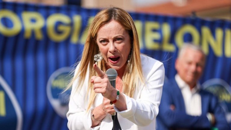 Giorgia Meloni, luată prin surprindere de întrebarea unui jurnalist bulgar despre... furnici