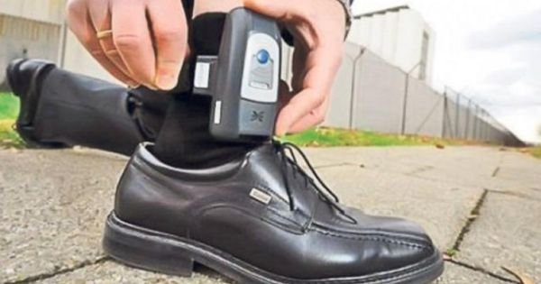 Iniţiativă legislativă a USR: Aleşii locali pe numele cărora s-a emis ordin de protecţie să fie suspendaţi din funcţie pe durata valabilităţii ordinului