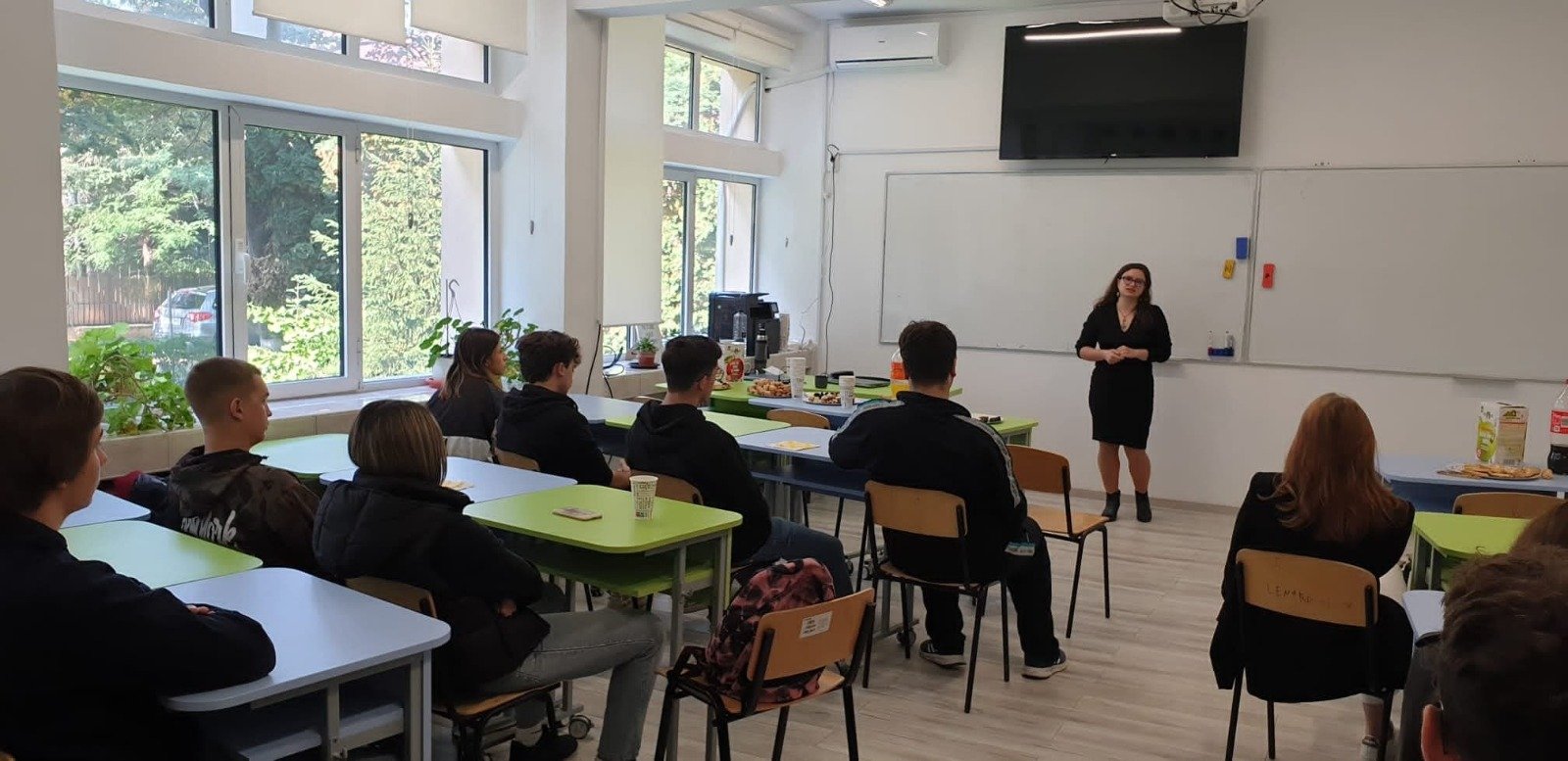  O companie IT din Iaşi a dotat şi „adoptat” o clasă de la Liceul de Informatică