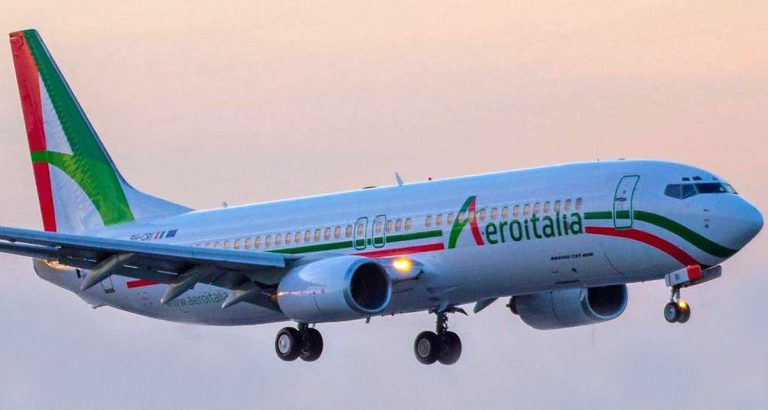 O companie aeriană importantă suspendă toate zborurile dintre Italia și România. Între timp, Wizz Air anunță „tarife speciale” pentru zborurile afectate