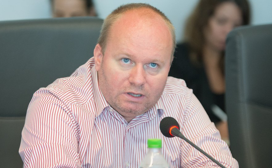 Profesor de economie: Taxa pe stâlp este mai nocivă decât alternativa creşterii de TVA