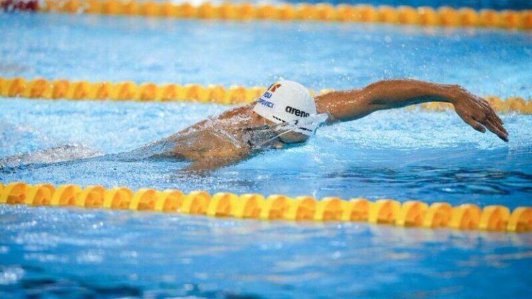 „Revenire supersonică!”. David Popovici i-a impresionat pe francezi după finala „nebună„ de la 100 m liber