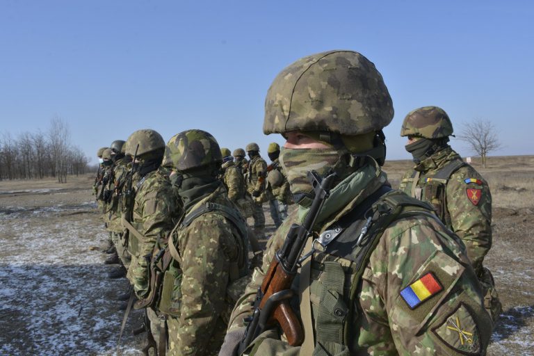 După polițiști, și militarii scapă de prevederile ordonanței-trenuleț și vor beneficia de plata orelor suplimentare