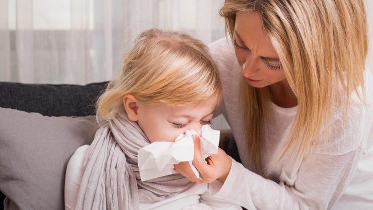 Alertă epidemiologică: ce recomandă medicii ieșeni la apariția primelor semne de îmbolnăvire?
