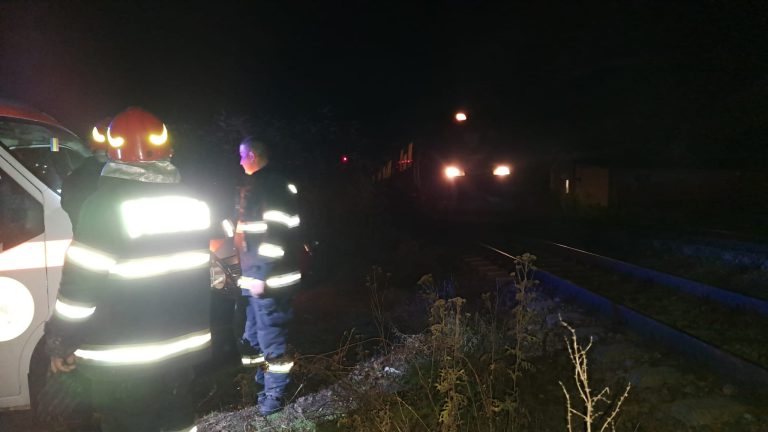 Tânăr de 24 de ani, găsit mort pe o linie de cale ferată. S-a auzit o bubuitură, apoi vaiete