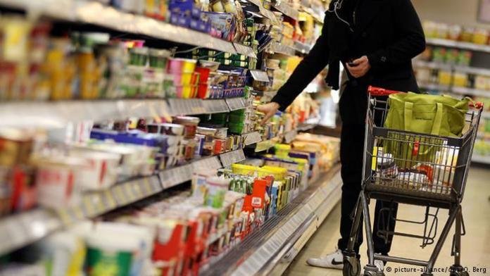 Iași: Statul spune că putem trăi cu 999 lei/lună, un institut privat a calculat 3.200 lei/lună