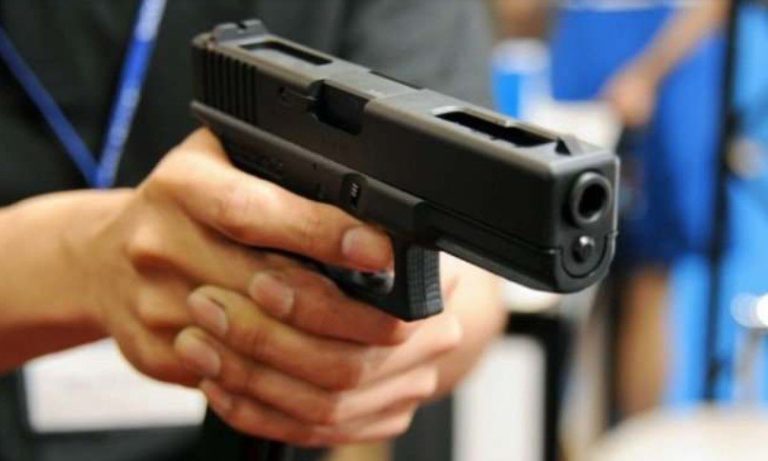Constanţa: Un şofer a tras trei focuri de armă după un incident în trafic, apoi a fugit de la locul faptei 