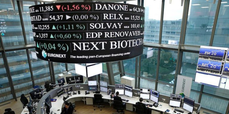 Bursele europene au închis marţi în scădere accentuată